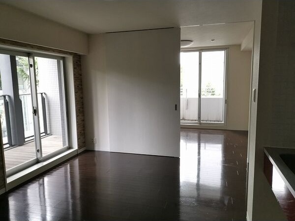 居室・リビング　初期費用分割可★ご希望の場所まで無料送迎サービス付♪