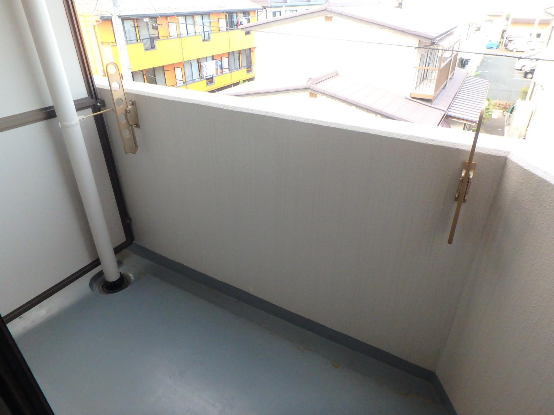 バルコニー　物干し竿が設置出来るベランダです