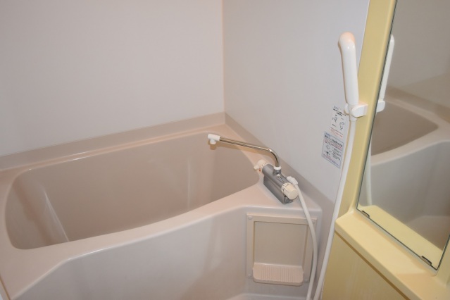 バス・シャワールーム　同物件別号室の写真です。