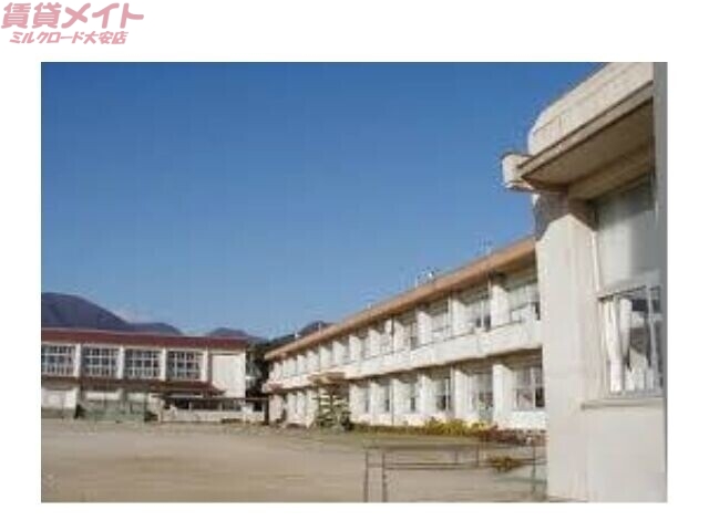 小学校　いなべ市立阿下喜小学校（小学校）まで1514m