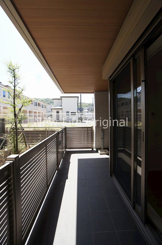 バルコニー　窓の外スペースも広々しています。