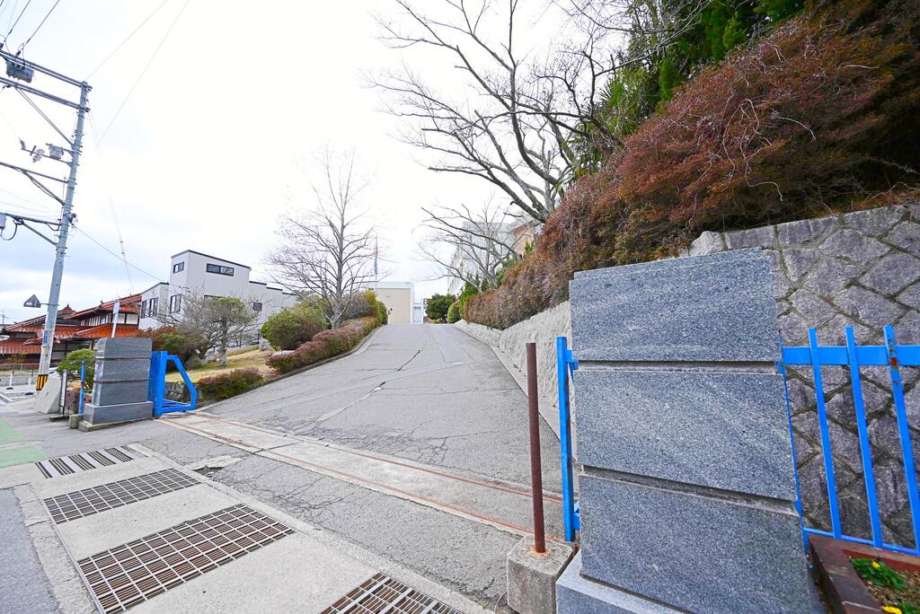 中学校　熊野町立熊野中学校（中学校）まで2368m