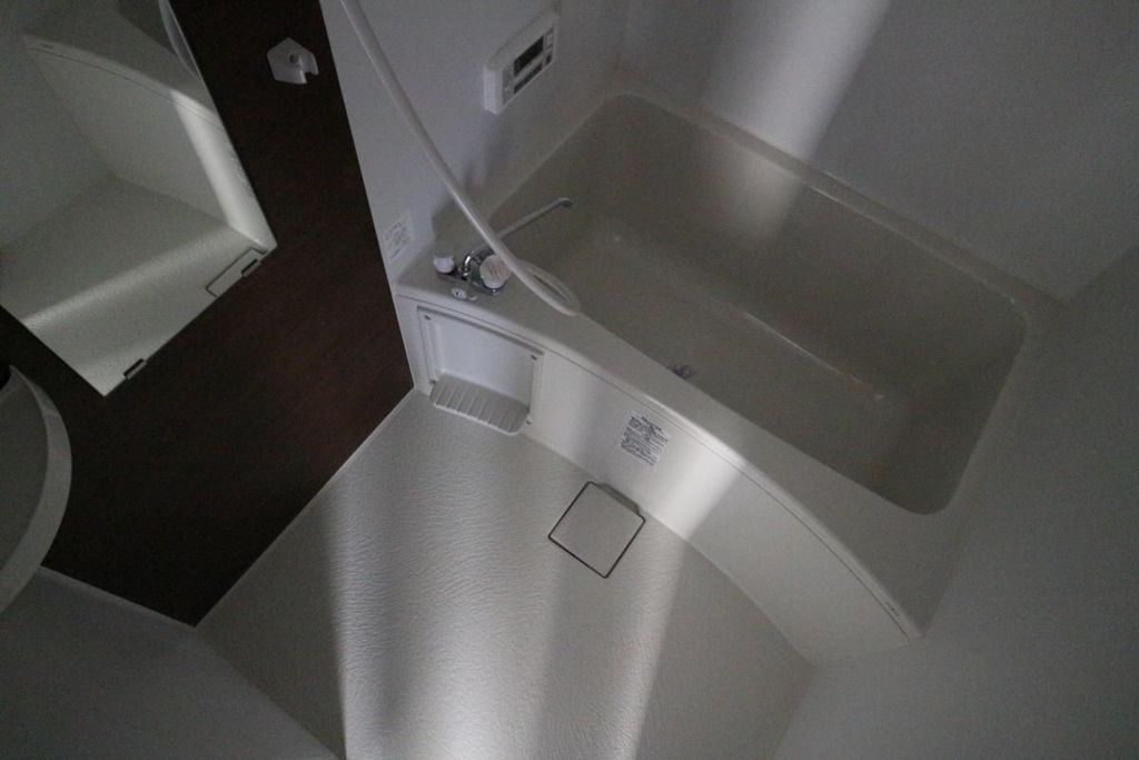 バス・シャワールーム　同社施工の参考写真です。