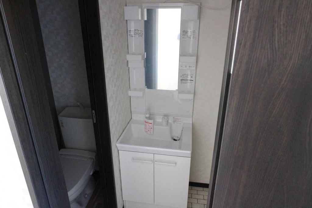 洗面設備　同社施工の参考写真です。