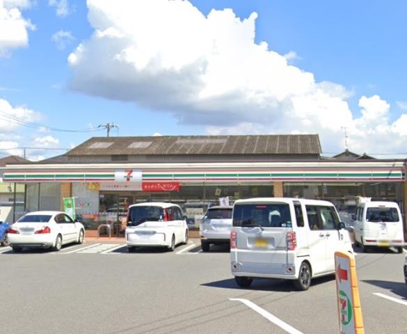 コンビニ　セブンイレブン（コンビニ）まで578m