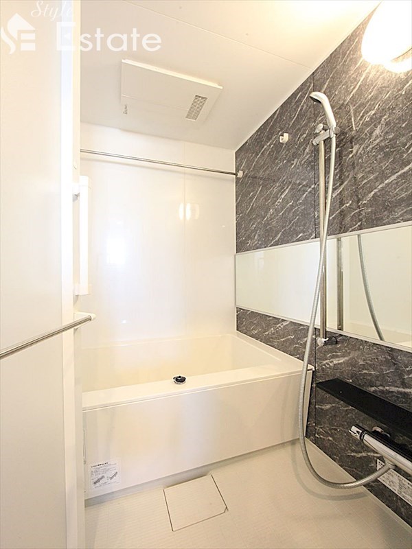 バス・シャワールーム　バスルーム