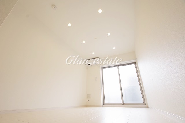 居室・リビング　☆陽の差し込む明るいお部屋☆