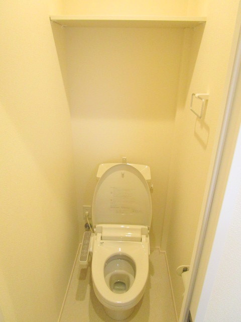 トイレ　同物件同間取りの301号室の写真です