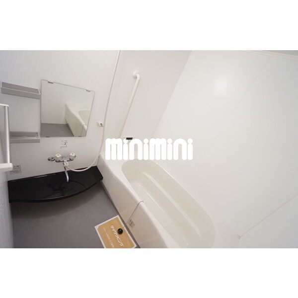 バス・シャワールーム　写真は別号室のものです。