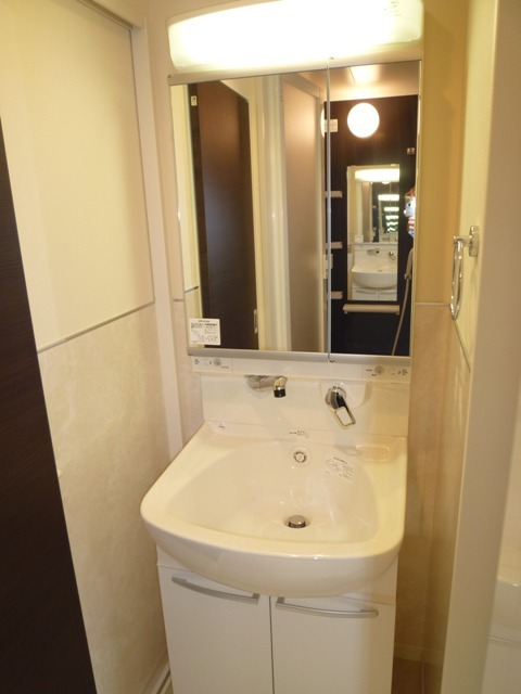 洗面設備　あると便利な洗髪洗面化粧台