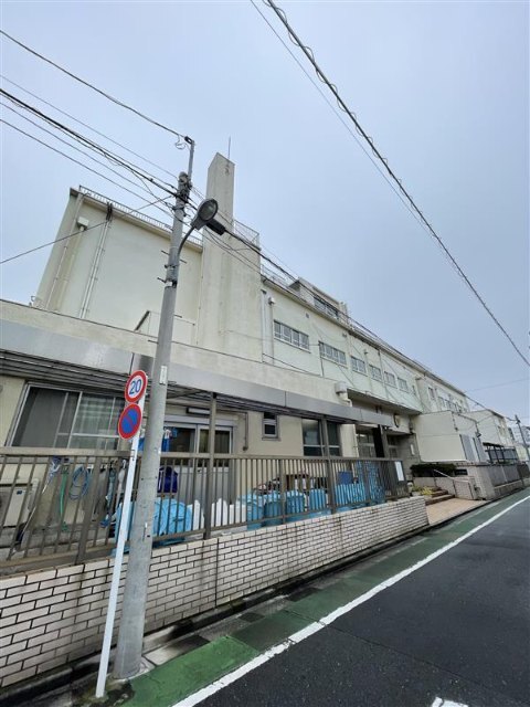 小学校　江戸川区立下小岩小学校（小学校）まで595m