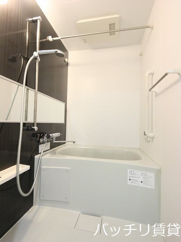 バス・シャワールーム　同型タイプの為、現状を優先致します