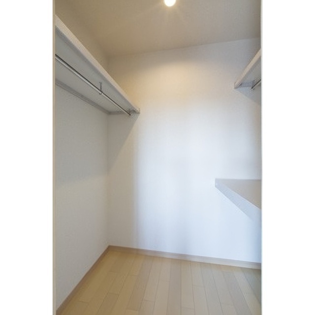 収納　ウォークインクローゼット