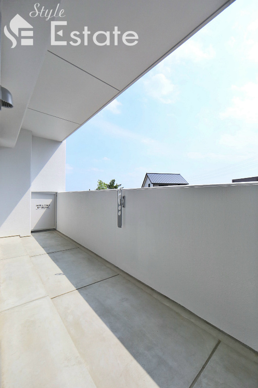 バルコニー　広いベランダ