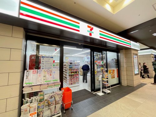 コンビニ　セブン-イレブン 京王聖蹟桜ヶ丘駅店（コンビニ）まで434m
