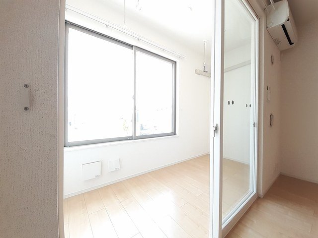 その他部屋・スペース　サンルーム。雨の日や冬でも安心して洗濯物が干せます！