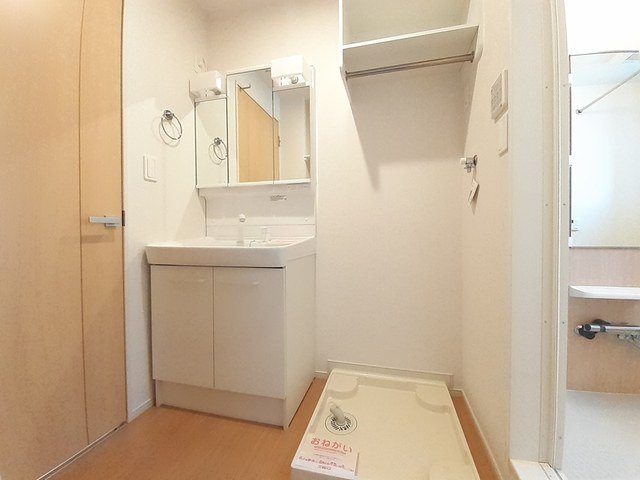 洗面設備　脱衣スペースもあります