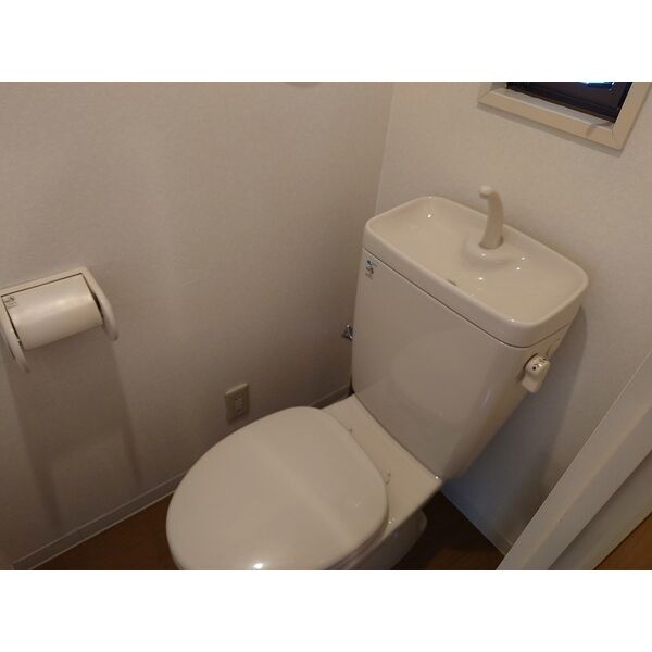 トイレ　※写真は同じマンションの違う部屋のものになります。