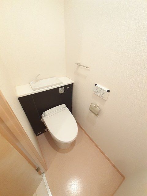 トイレ　★温水洗浄便座★