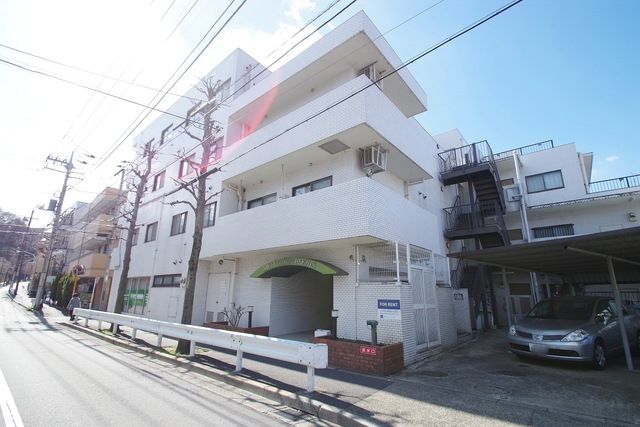 建物外観　★お部屋探しはタウンハウジング稲田堤店まで★