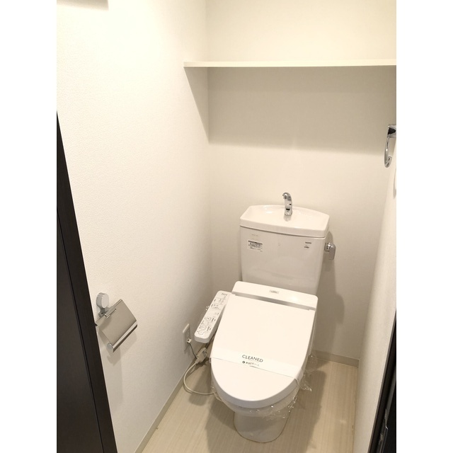 トイレ　温水洗浄便座付き