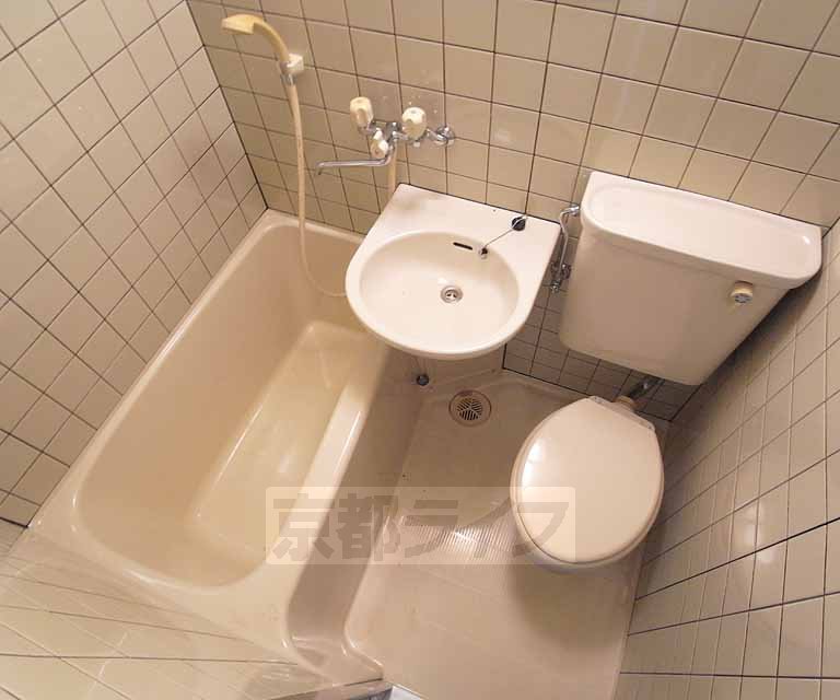 バス・シャワールーム　使いやすいユニットバスになります。