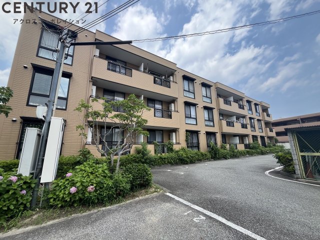 建物外観　敷地内に駐車場あります！