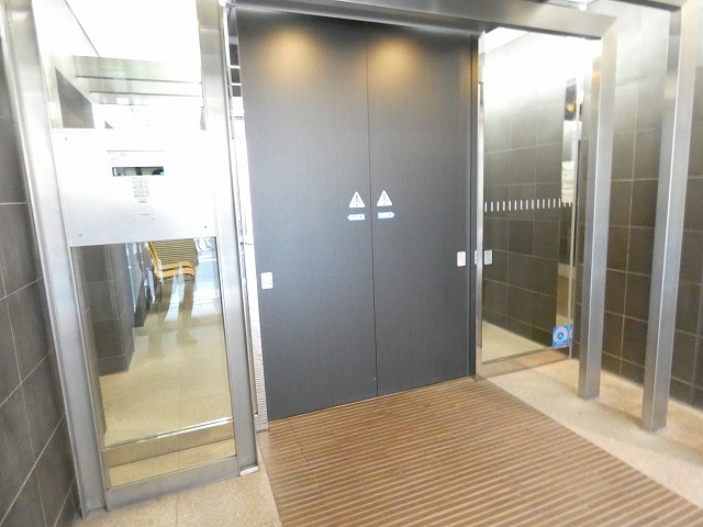 エントランス　エントランス