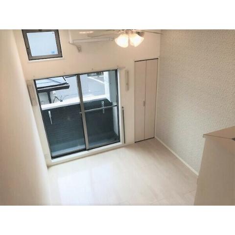 居室・リビング　室内