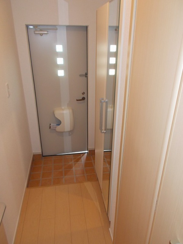 玄関　図面と現状に相違がある場合には現状を優先