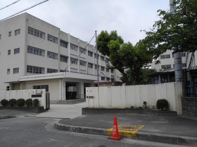 小学校　松原市立小学校天美西小学校（小学校）まで1498m