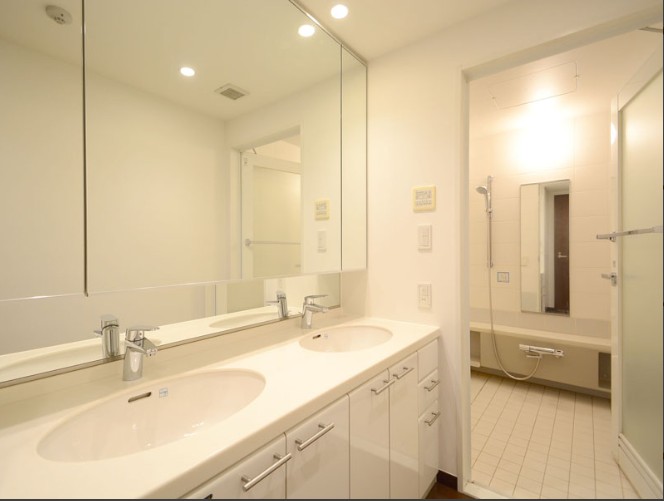 バス・シャワールーム