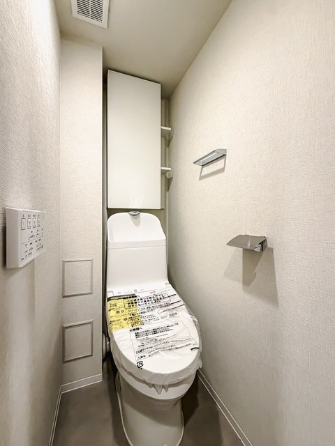 トイレ　※写真は同タイプ住戸です。