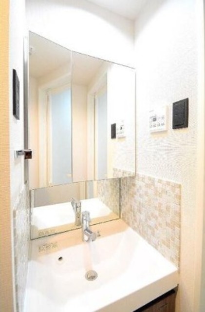 洗面設備　カラー・タイプ異なります