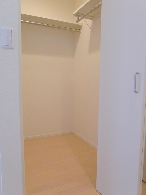 収納　★ウォークインクローゼット１．１帖★