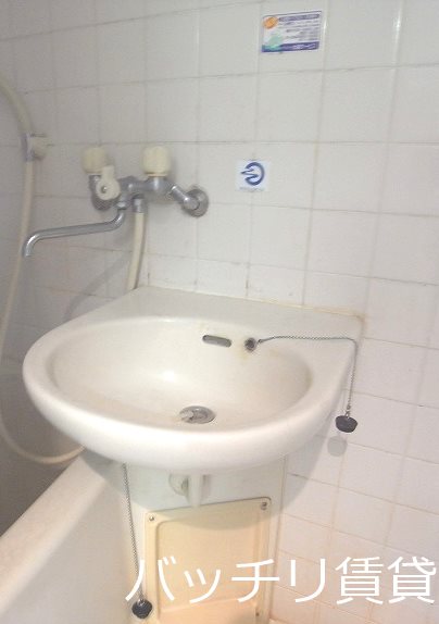 洗面設備　＊画像は別部屋の為、現状を優先致します