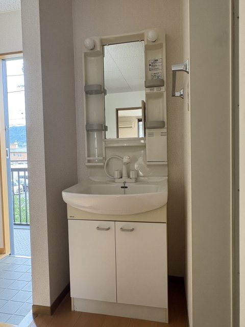 洗面設備　同物件別号室の写真です。