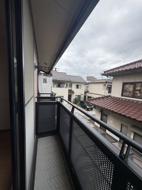 バルコニー　同物件別号室の写真です。