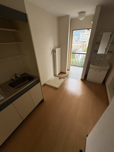 居室・リビング　同物件別号室の写真です。