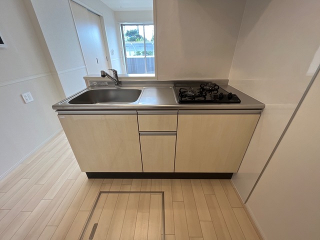 キッチン　※同タイプの部屋写真です