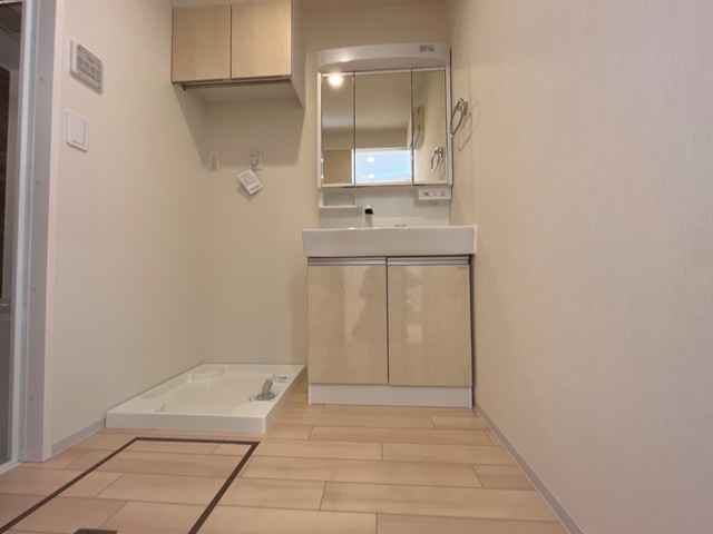 洗面設備　※同タイプの部屋写真です