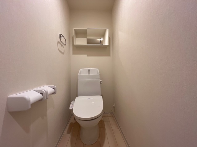 トイレ　※同タイプの部屋写真です