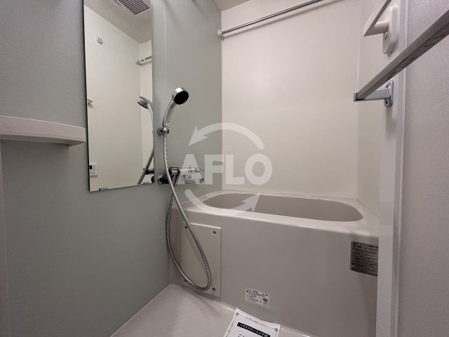 バス・シャワールーム　ファーストフィオーレ江坂ガーデン　浴室