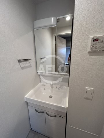 洗面設備　ファーストフィオーレ江坂ガーデン　洗面台