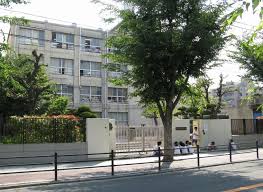 中学校　大阪市立新東淀中学校（中学校）まで300m
