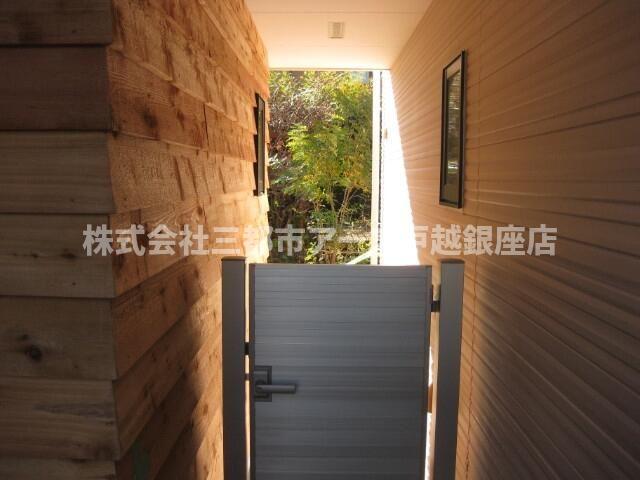 エントランス　Ｃｏｕｒｔｙａｒｄ　Ｋｉｔａｍａｇｏｍｅ