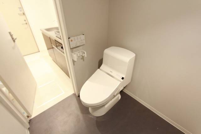 トイレ　※１０２号室室内参照（建築中）