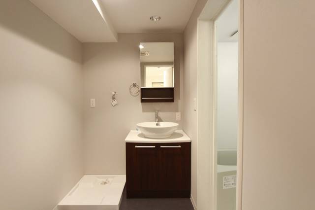 洗面設備　※１０２号室室内参照（建築中）