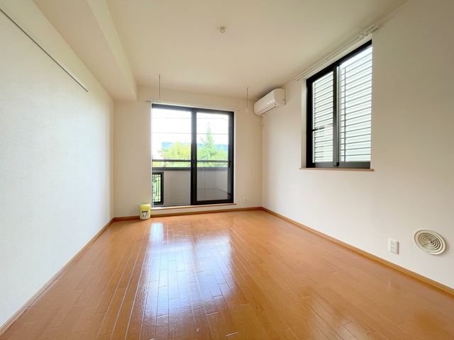 居室・リビング　★２面採光の明るい最上階角部屋★