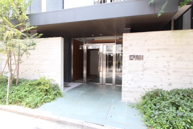 エントランス　※参考写真